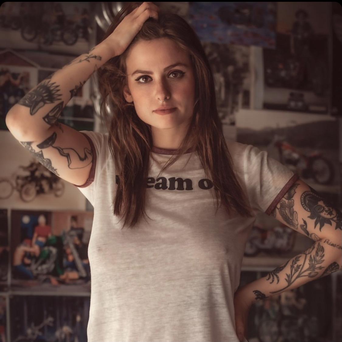 Natalie Cuomo is hot and funny Natalie Cuomo is hot and funny
