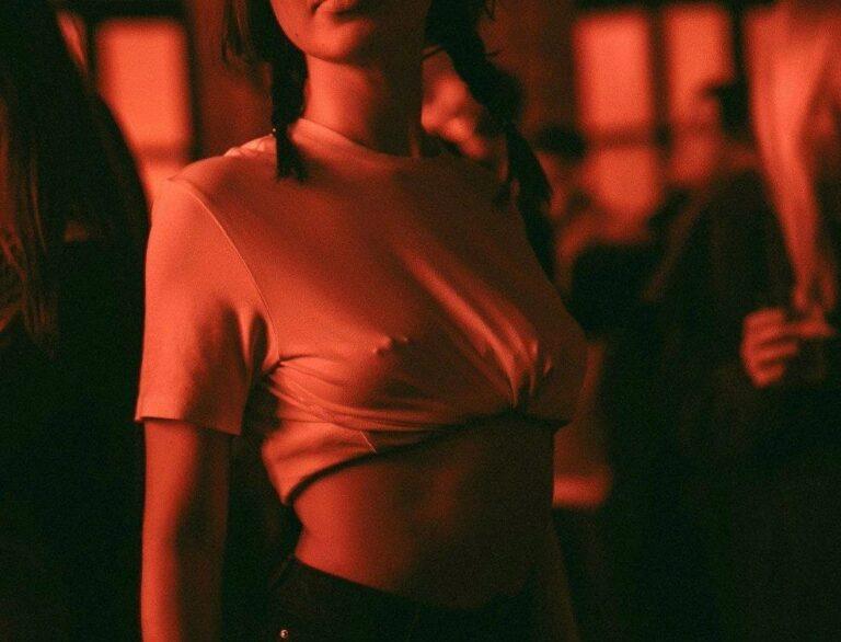 When she moves, she looks like poetry in motion