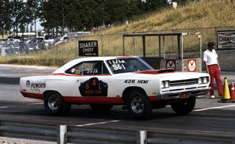 Plymouth B-Bodies: The Kings of the Quarter Mile Plymouth B-Bodies: The Kings of the Quarter Mile